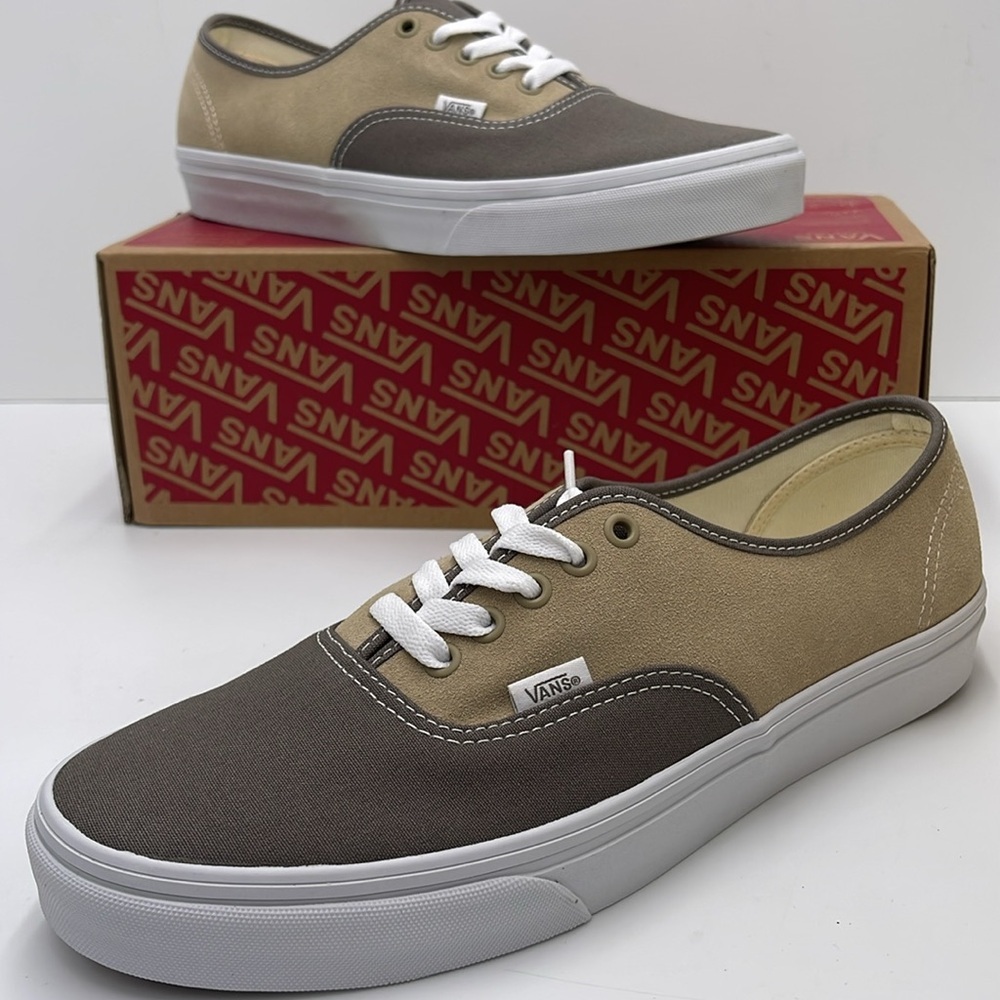 Vans Men's Authentic
Canvas/Suede Block Brown
VN0A2Z3ZBRO Two-Tone Sneakers
